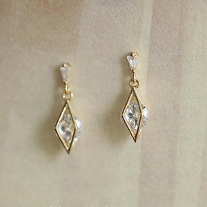925 Sterling  Dangling Cubic Zirconia Dainty Minmalist Bridal Drop Earring